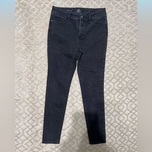 St. Johns Bay Black Skinny Leg Denim Jeans Classic Stretch 8